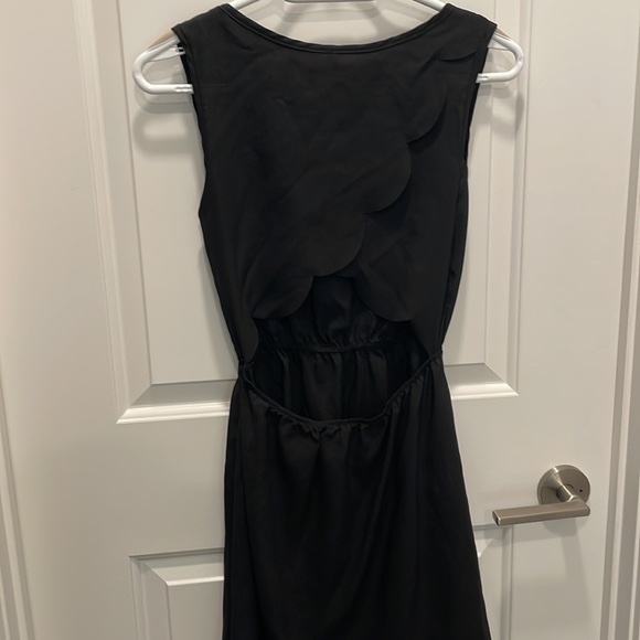 Black Scallop Cutout Dress - Picture 2 of 2